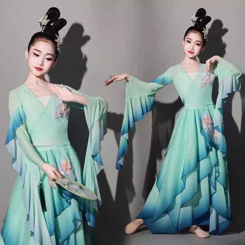 Girls chinese ancient folk classical dance costumes flowing girls fairy hanfu  fan  umbrella yangge dance clothes for kids 